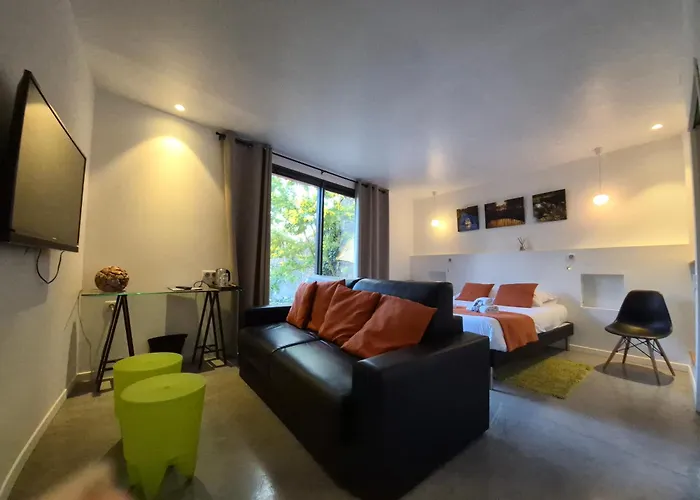 Hotell Contact Le Minervois - & Restaurant Au Nord De Carcassonne 3*