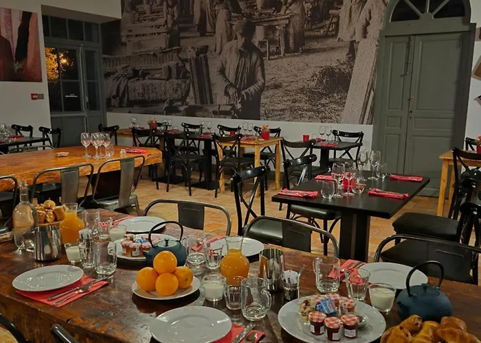 Hotell Contact Le Minervois - & Restaurant Au Nord De Carcassonne 3*