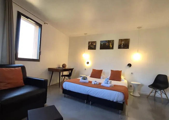 Hotell Contact Le Minervois - & Restaurant Au Nord De Carcassonne