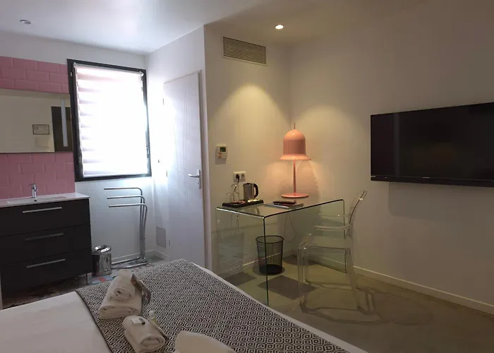 Contact Le Minervois - & Restaurant Au Nord De Carcassonne Hotell